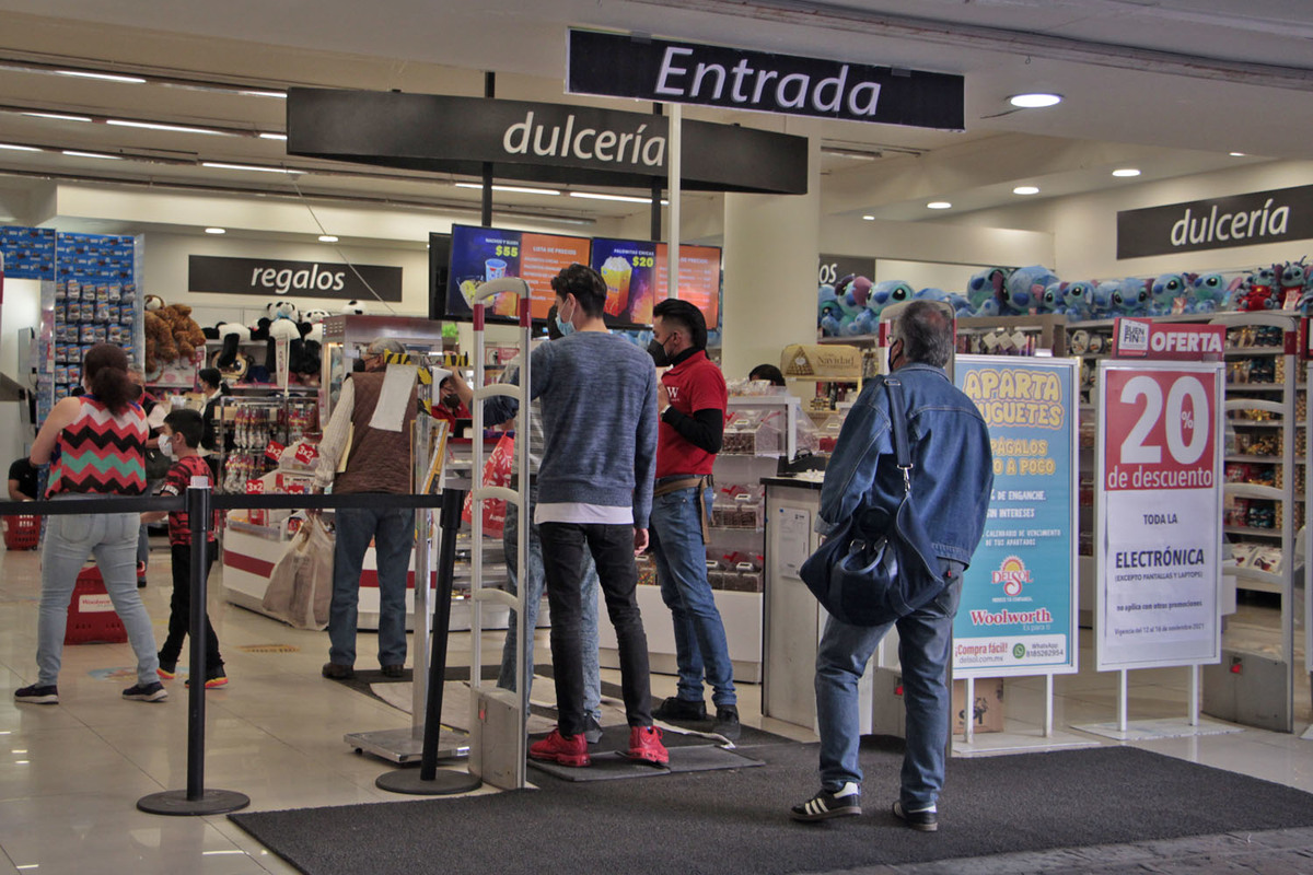 Chedraui llama a comerciantes a regularizar licencias para evitar abusos