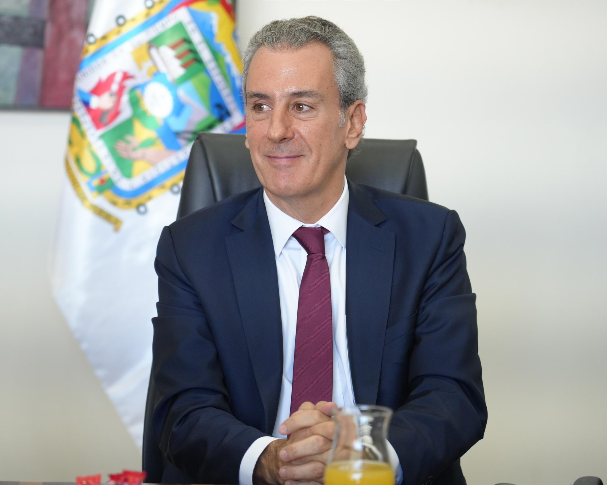 Chedraui llama a comerciantes a regularizar licencias para evitar abusos